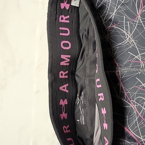 Under Armour gray with pink design size medium leggings - Picture 2 of 11